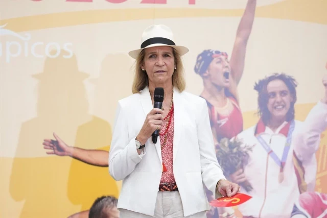 La infanta Elena acompaña al Equipo Paralímpico Español en su despedida antes de viajar a París 2024