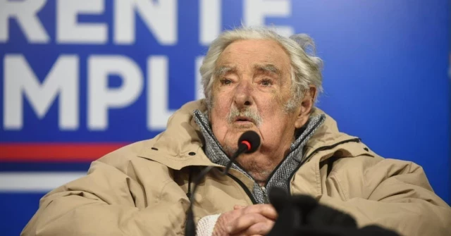 José Mujica reaparece en un mitin: “Soy de una generación que se está yendo, pero la lucha continúa”