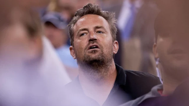 Los acusados de la muerte de Matthew Perry se burlaban de él: “Me pregunto cuánto pagará este idiota"