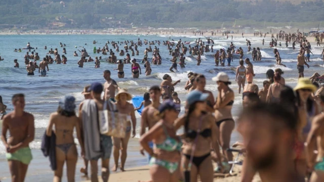 Tarifa, un paraíso natural saturado