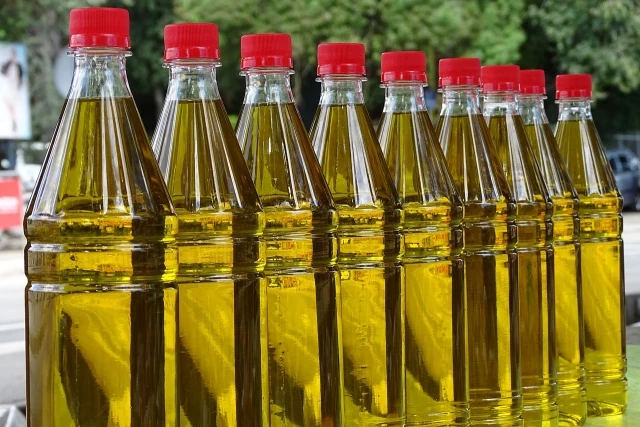 Los productores de aceite de oliva piden prudencia ante las bajadas de precio en los súper