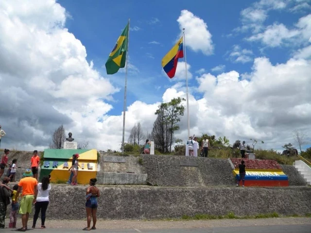 Hasta 600 venezolanos cruzan diariamente la frontera hacia Brasil