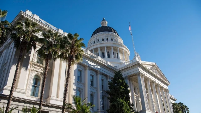 La polémica legislación estatal sobre inteligencia artificial avanza en California