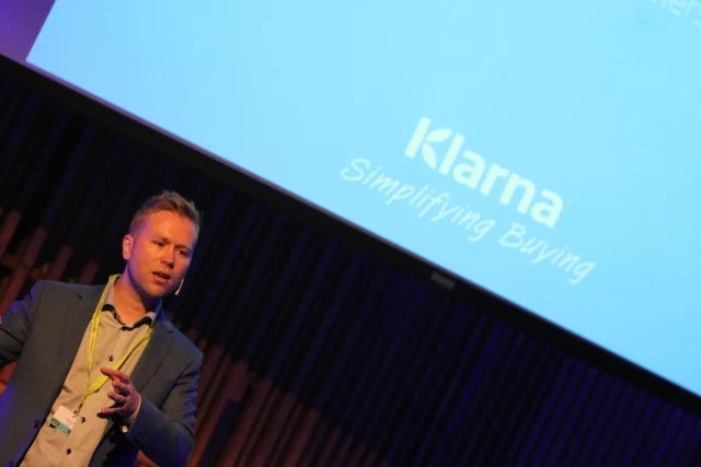 'Nuestros chatbots realizan las tareas de 700 personas'. La empresa Klarna eliminará 2.000 puestos de trabajo a medida que la IA asuma más funciones [EN]