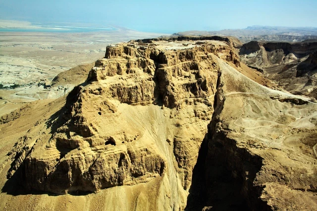 Los romanos rodearon Masada con torres y un muro de más de 4 km en apenas 2 semanas