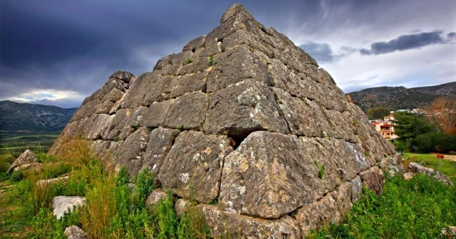 Una pirámide europea más antigua que las de Giza