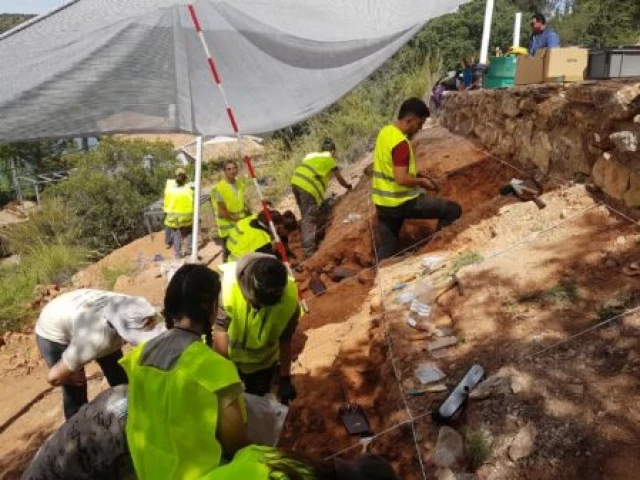 Hallan 50 restos de huesos de homínidos en el yacimiento Ruidera-Los Villares