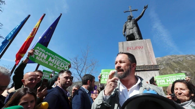 Abascal irá a la misa de Covadonga después de que el presidente de Asturias declinara acudir