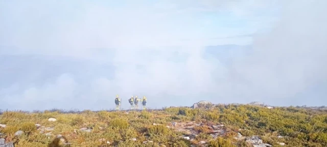 Un incendio entra a Ourense por Entrimo tras quemar más de 1.000 hectáreas en Portugal