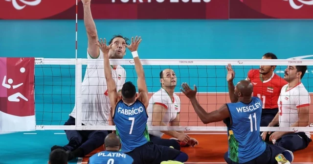 El hombre de 2,46 metros que hace a Irán invencible en voleibol sentado