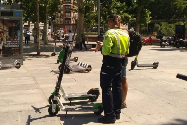 Adiós a los patinetes eléctricos en Madrid: Almeida pone fecha a su desaparición