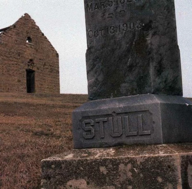 El embrujado cementerio de Stull