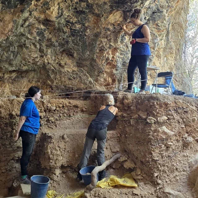 La cueva de Aguilón preserva uno de los últimos refugios para los neandertales en la cordillera Ibérica