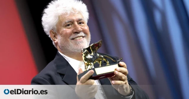 Pedro Almodóvar hace historia y logra el León de Oro en Venecia con ‘La habitación de al lado’