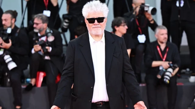 Pedro Almodóvar hace historia en Venecia y gana el León de Oro con " La habitación de al lado"