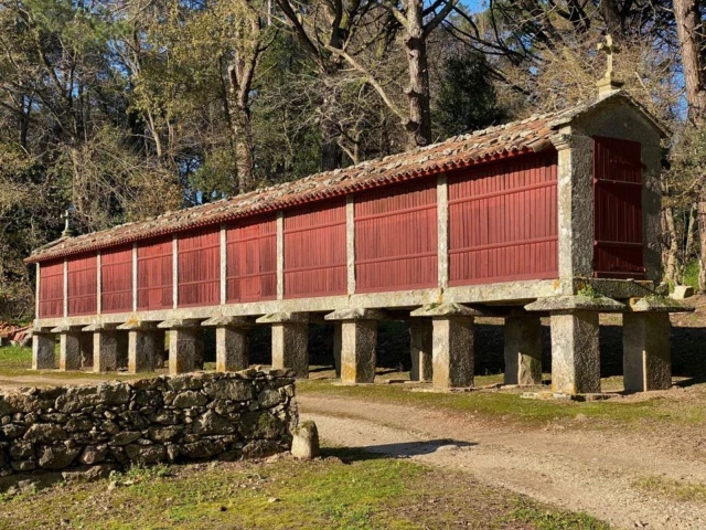 ¿Qué hacemos con los hórreos? Expertos viajan a A Estrada en busca de respuestas