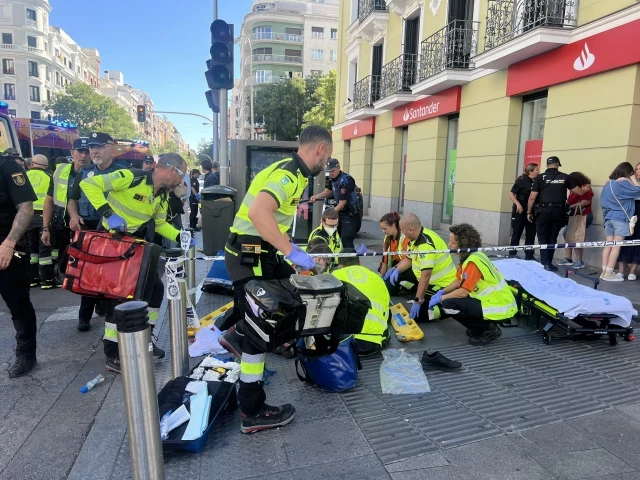 Atropello múltiple en Madrid: un coche de Policía ha invadido la acera arrollando a cuatro personas