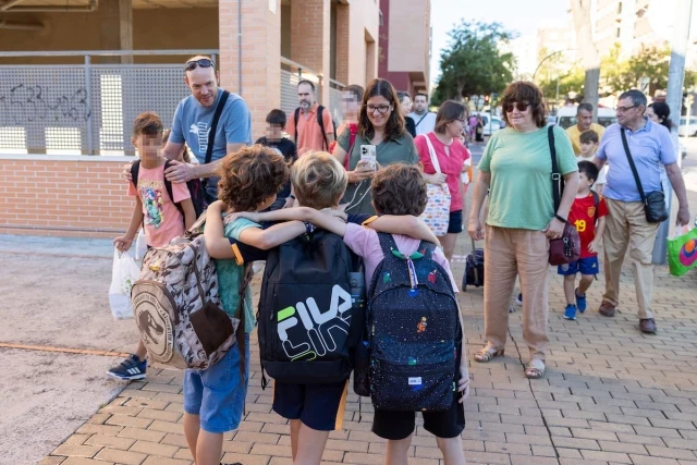 La diferencia entre empezar el curso escolar “en un hotel de cinco estrellas” o en barracones