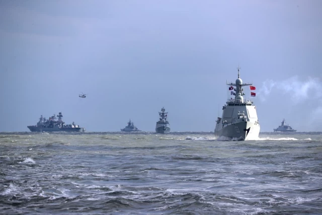 China anuncia entrenamientos navales y aéreos conjuntos con Rusia