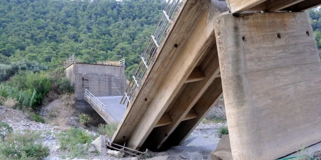 La cuarta parte de los puentes de Estados Unidos podría colapsar en un plazo de 26 años (ENG)