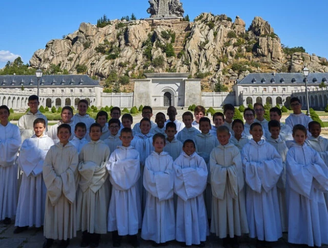 La Comunidad de Madrid 'blindará' la Escolanía del Valle de los Caídos para tratar de frenar la expulsión de los benedictinos