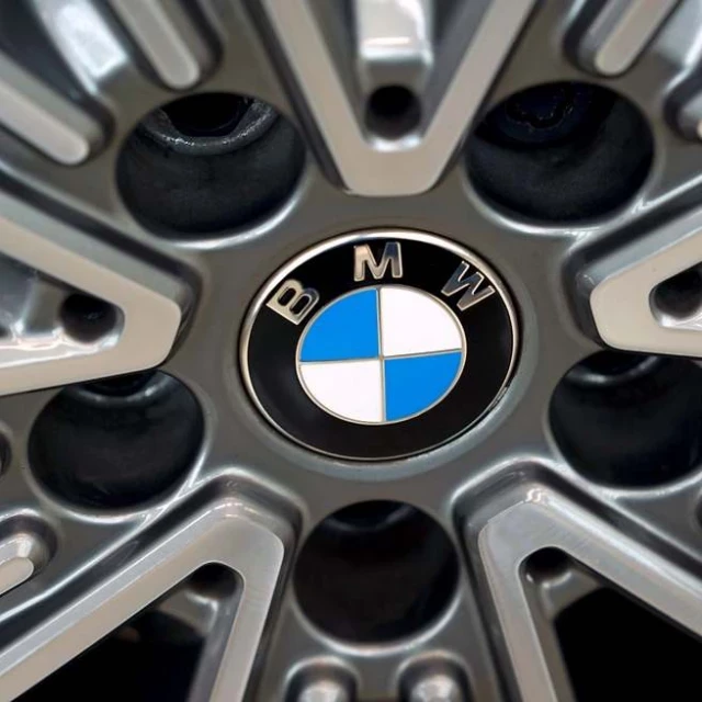 Nuevo día negro para el automóvil alemán: toda la industria europea tiembla en bolsa por los problemas de BMW con los frenos