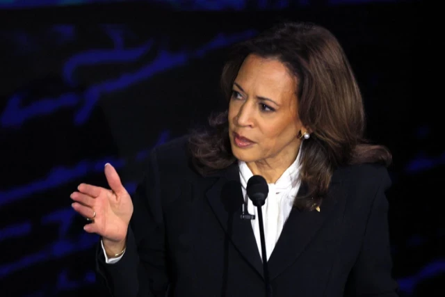 Kamala Harris arremete contra Trump por las negociaciones con los talibanes (Eng)