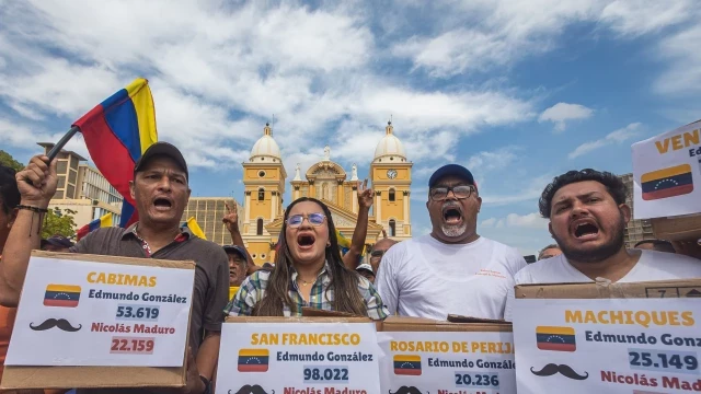 Un valenciano, deportado al llegar a Venezuela con una camiseta con el nombre de la líder opositora