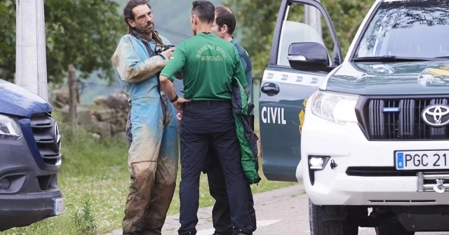 Cantabria impone la tasa por el rescate de dos espeleólogos que se perdieron en una cueva de Soba