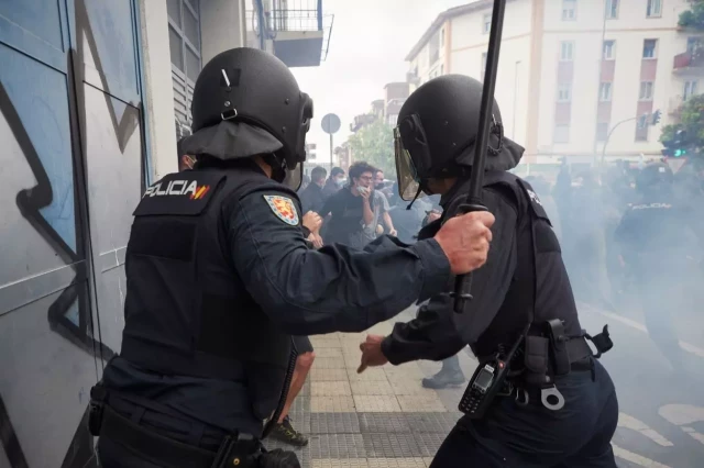 Interior y Defensa desoyen a las organizaciones de derechos humanos y compran miles de balas de goma