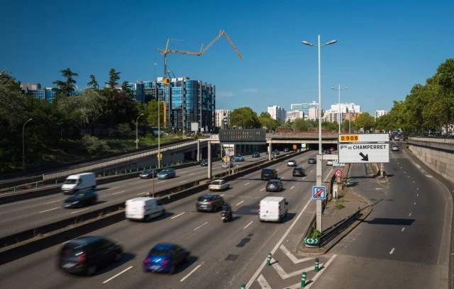 Carretera de circunvalación a 50 km/h: el ayuntamiento de París confirma la aplicación de la medida de forma gradual (fr)