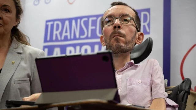 Echenique comparece ante el juez por un polémico tuit contra los sacerdotes