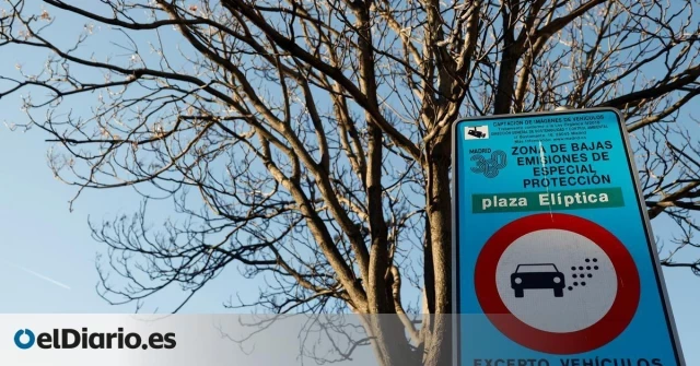 La paradoja de anular zonas de bajas emisiones para 'proteger' a las rentas bajas cuando son las que más sufren la contaminación