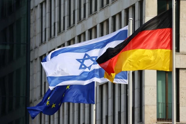 Alemania deja de aprobar la exportación de armas de guerra a Israel