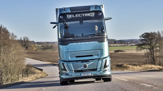 El mayor cliente de Volvo le compra 300 camiones eléctricos para tener la mayor flota de Europa