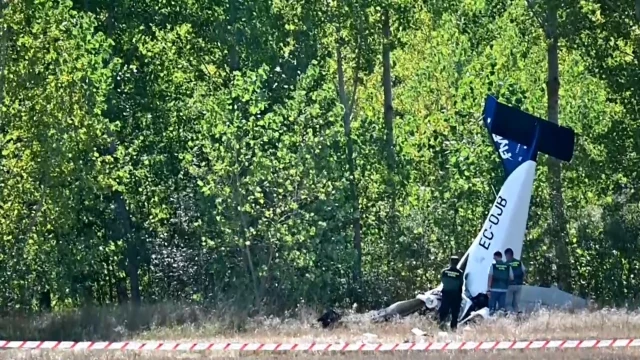 Muere un alumna de una escuela de pilotos de Burgos y su instructor resulta herido grave tras estrellarse la avioneta en la que viajaban en Abia de las Torres (Palencia)