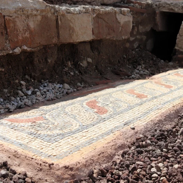 Descubren en Turquía la tumba de un gladiador romano de 1.800 años de antigüedad (ENG)