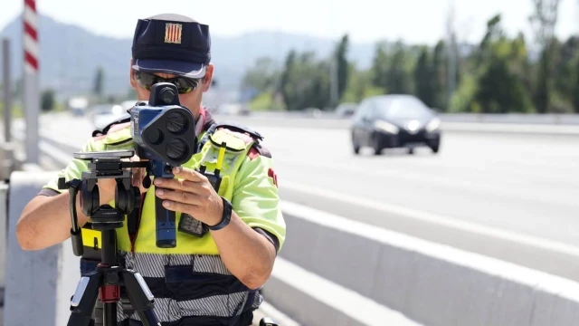 Detienen a un párroco en Gerona por cuadruplicar la tasa de alcohol después de causar un accidente y darse a la fuga