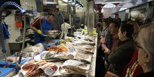 Ordenan retirar mejillones procedentes de España y piden no consumirlos por la alta presencia de una bacteria