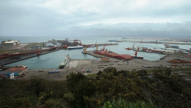 ¿Despidos dorados en el puerto de El Musel?