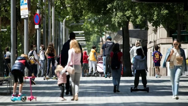 Bruselas expedienta a España por no pagar el permiso parental de las ocho semanas