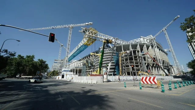 Almeida da 10 días al Real Madrid para que paralice las obras del 'parking' del Bernabéu