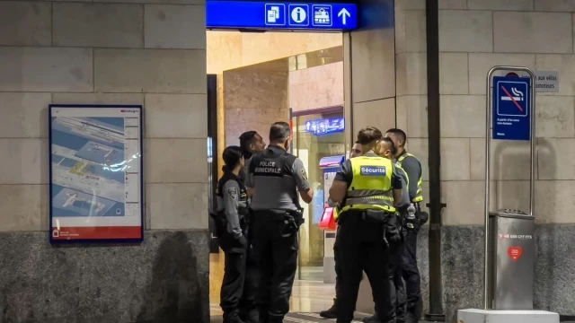 La violación y asesinato de una joven enciende en Francia el debate sobre las órdenes de expulsión