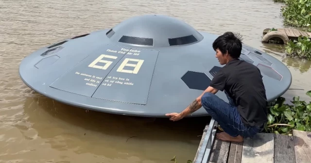 Un hombre construye una lancha motora con forma de OVNI desde cero y la conduce por un río [ENG]