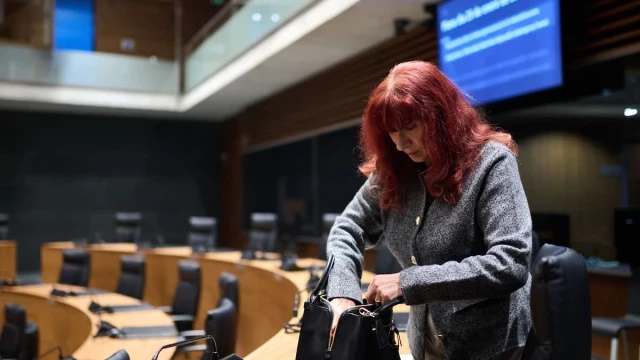 El Parlamento de Navarra inadmite por primera vez en su historia una moción al considerar que es racista y xenófoba