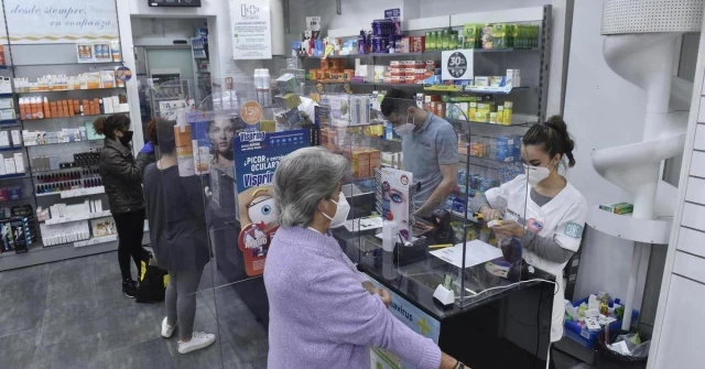 Los enfermeros creen que el acuerdo de la Junta con los farmacéuticos es un "intento de privatizar" la sanidad andaluza