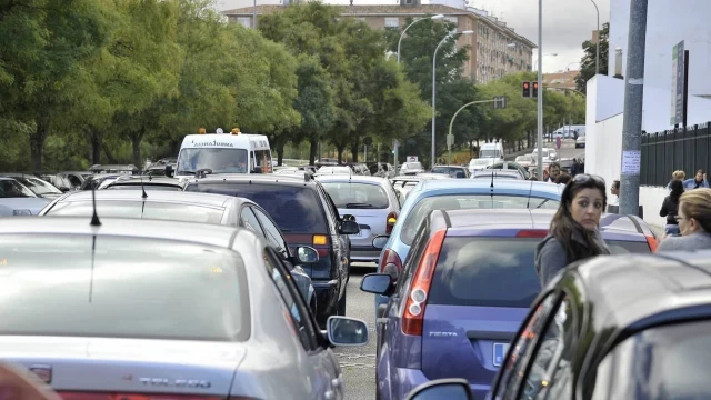 Un hombre en patinete eléctrico atropella a un niño y a su madre en Badajoz y se da a la fuga