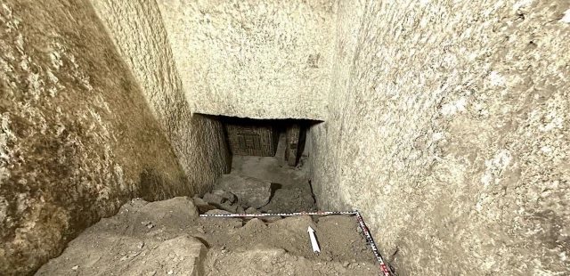 Encuentran el doble sarcófago de Idi a 15 metros de profundidad bajo la tumba no real más grande de Egipto