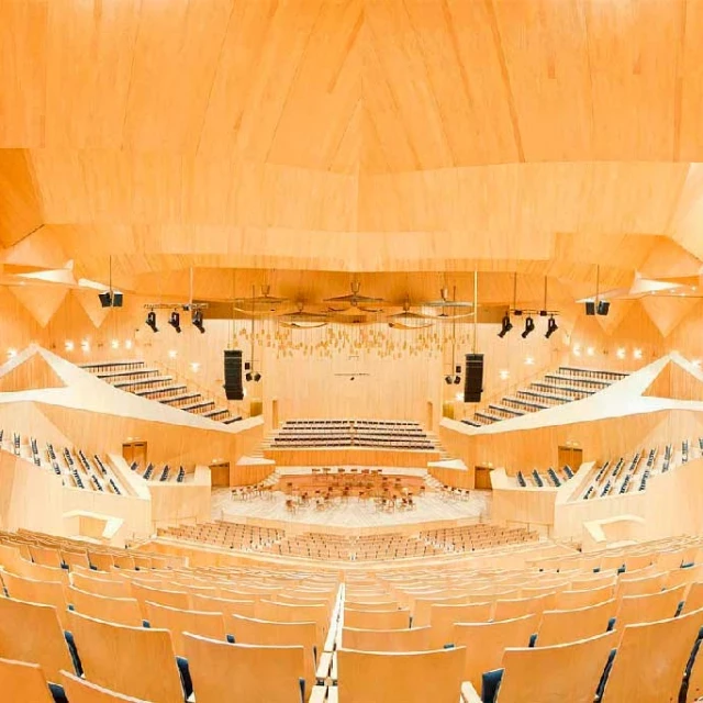 La inauguración del Auditorio de Zaragoza protagoniza la efeméride aragonesa del 5 de octubre