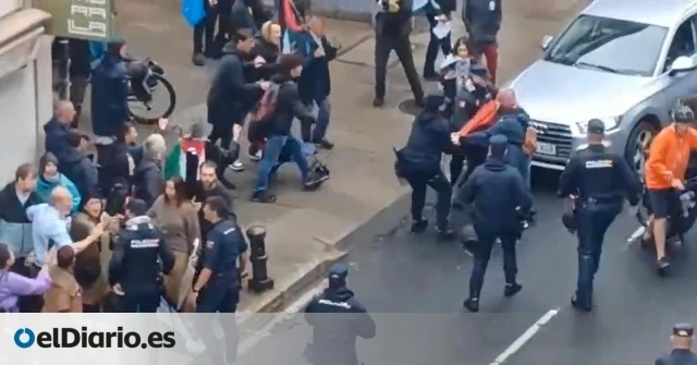 Cargas policiales tras la manifestación por Palestina en Santiago de Compostela